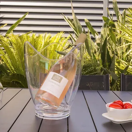 Marine En Bord De Mer... فيلة *